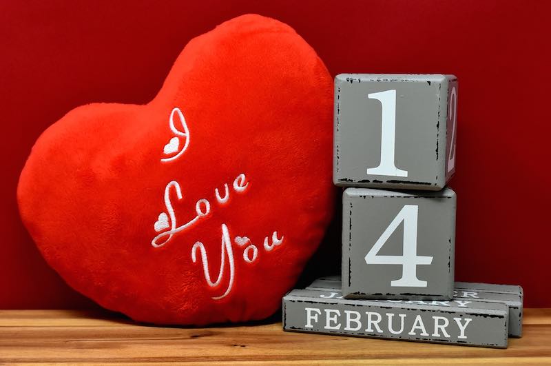 Подарки женщине на 14 февраля