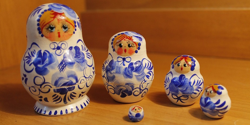 Матрёшки с сине-белой росписью