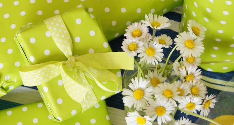 Что подарить девушке на 25 лет